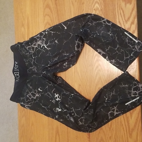 Nike XS dri fit cropped pants - Picture 1 of 1